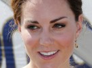 Kate Middleton, sonriente en la boda de unos amigos de su familia
