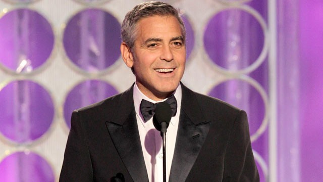George Clooney juega a la lotería Italia para donarla a Haití