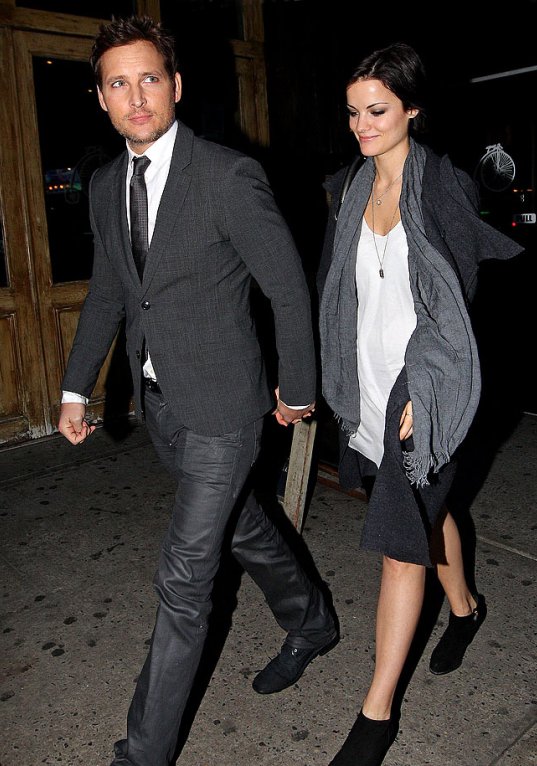 Peter Facinelli y su novia Jaimie Alexander, juntos en la premiere neoyorquina de Amanecer. Parte 2