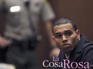 Chris Brown acude al juzgado acompañado de Rihanna