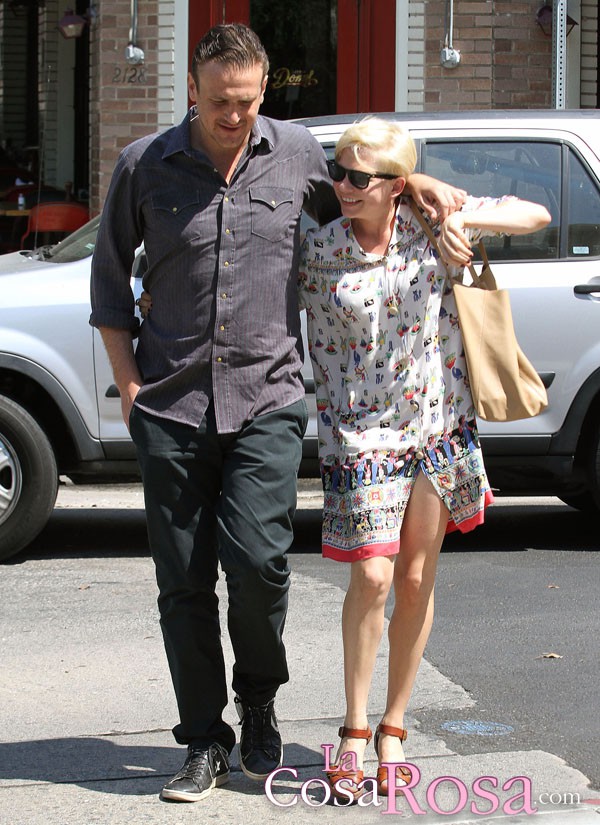 Michelle Williams y Jason Segel rompen