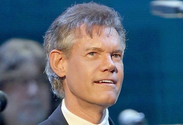 Randy Travis es condenado a rehabilitación por conducir borracho