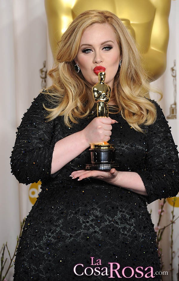 Adele solicita más de tres millones de dólares por cantar en una boda