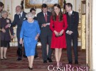 Isabel II y Kate Middleton, juntas en una recepción a artistas en Buckingham Palace