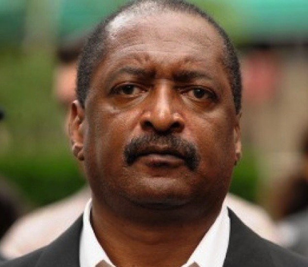 Mathew Knowles sigue sin pagar la manutención de su hijo