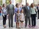 Los Reyes, los príncipes de Asturias y la infanta Elena acuden a la misa de Pascua de Palma