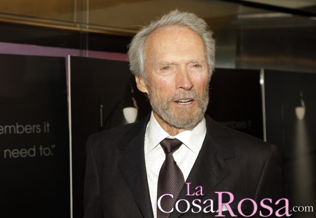 Clint Eastwood sale con Christina Sandera, una empleada de su hotel