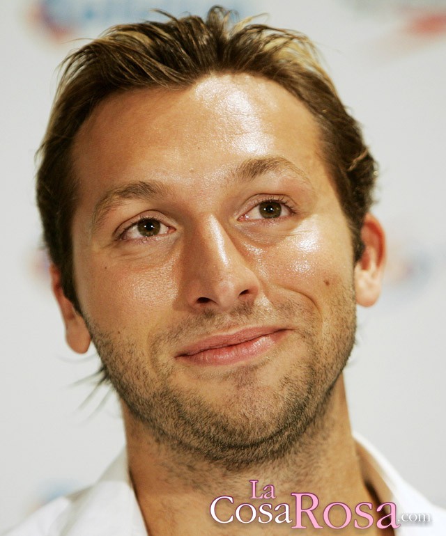 El nadador Ian Thorpe hace pública su homosexualidad