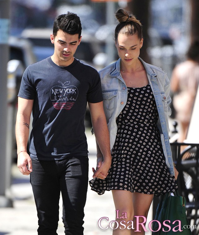 Joe Jonas y Blanda Eggenschwiler ya no son pareja