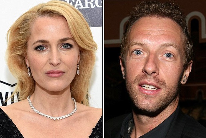 Gillian Anderson (Expediente X) le pide una cita a Chris Martin