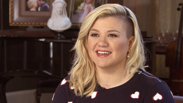 Kelly Clarkson es víctima de la gordofobia de Chris Wallace