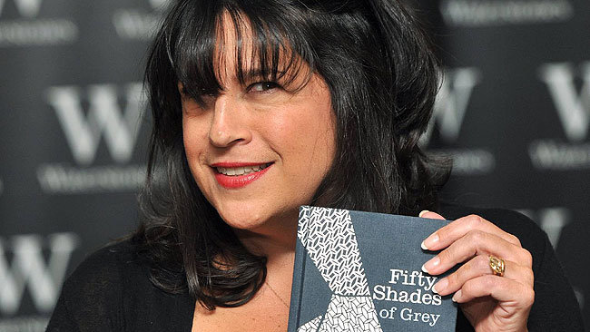 E L James, autora de Cincuenta sombras de Grey, masacrada en una entrevista por Twitter