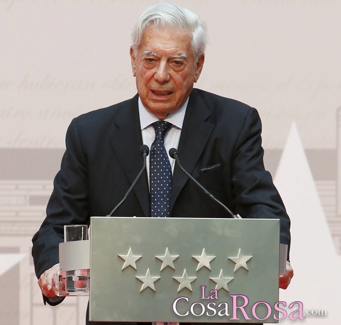 Mario Vargas Llosa confirma que está separado de su segunda esposa