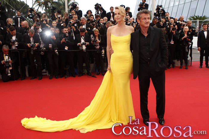 Charlize Theron y Sean Penn rompen su relación sentimental