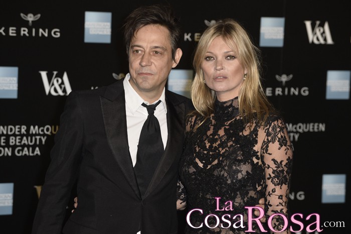 Crisis en el matrimonio que forman Kate Moss y Jamie Hince