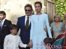 Una seria Nieves Álvarez acude con su marido a la boda de la hija de Roberto Torretta