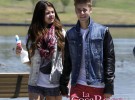 Selena Gomez pone a Justin Bieber y a su anillo de castidad en el pasado