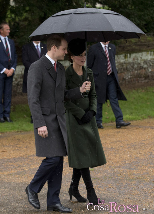 Kate Middleton deslumbra en la misa navideña de la Familia Real británica