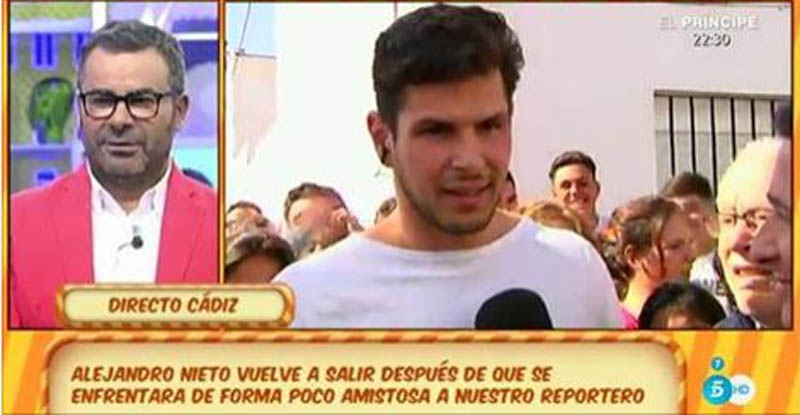 Alejandro Nieto molesto con Sálvame por hablar de su ex y de las peleas de gallos