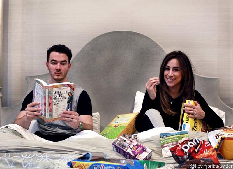 Kevin Jonas y su esposa Danielle están esperando su segundo hijo