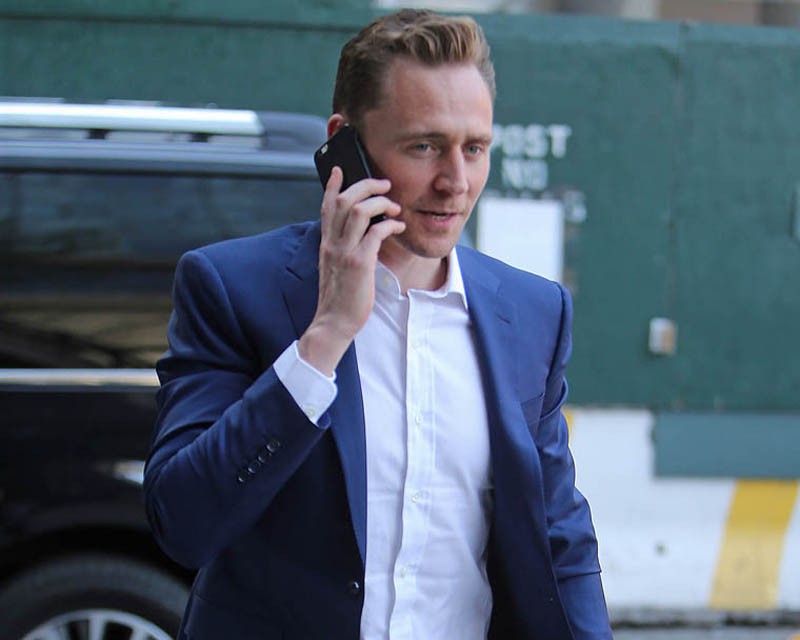 Tom Hiddleston niega que su noviazgo con Taylor Swift sea un montaje