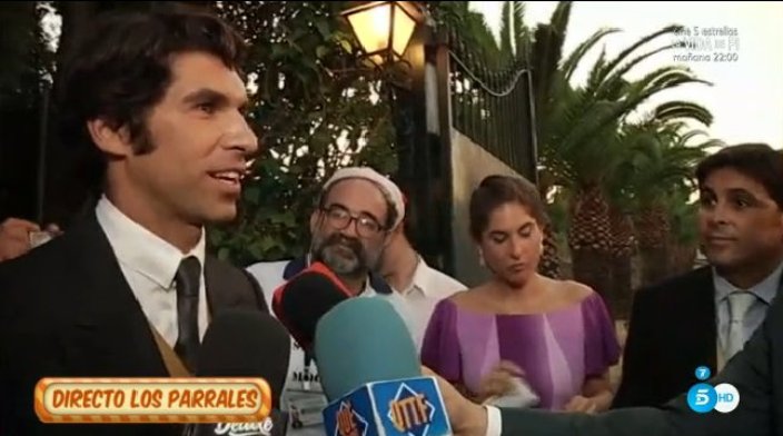 Francisco y Cayetano Rivera atienden a la prensa durante la boda de su hermano Kiko