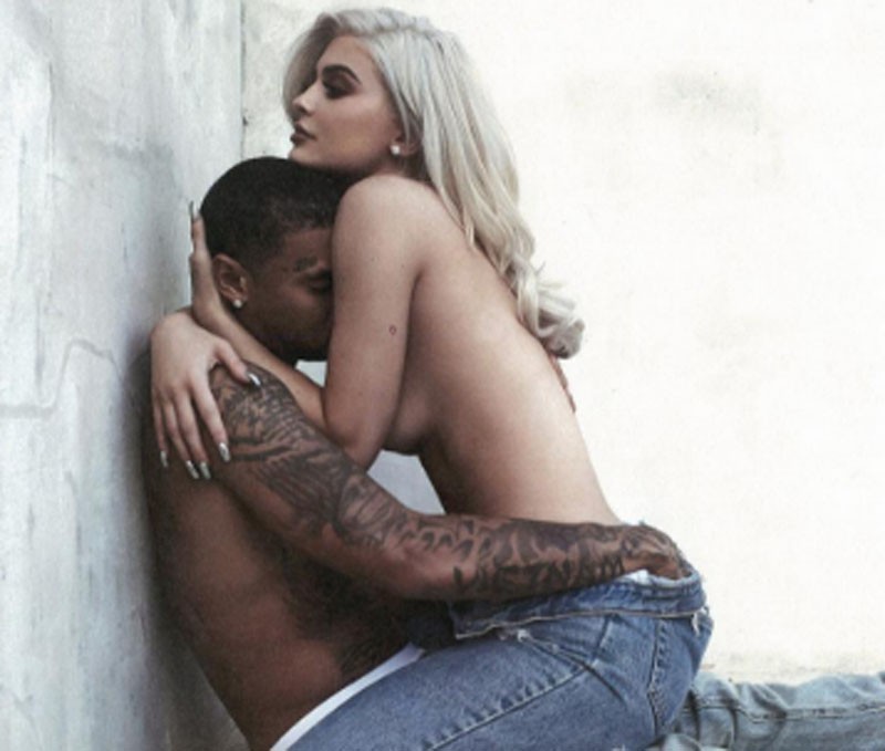 Kylie Jenner regala a Tyga una pulsera de diamantes por su cumpleaños