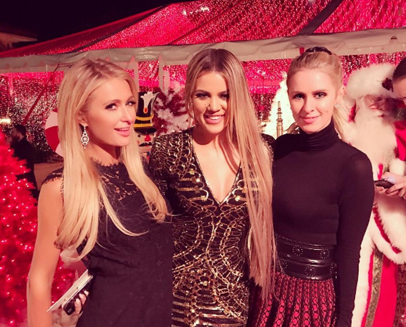 Paris Hilton invitada a la fiesta navideña de las Kardashian