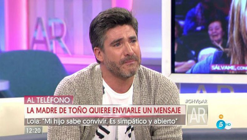 Toño Sanchís se emociona con la intervención de su madre en El programa de Ana Rosa