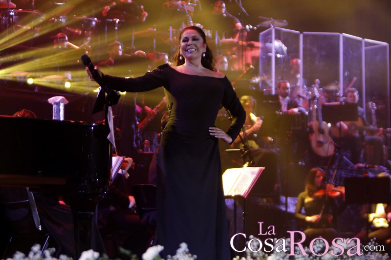 Raquel Bollo y Luis Rollán acuden al concierto de Isabel Pantoja en Barcelona