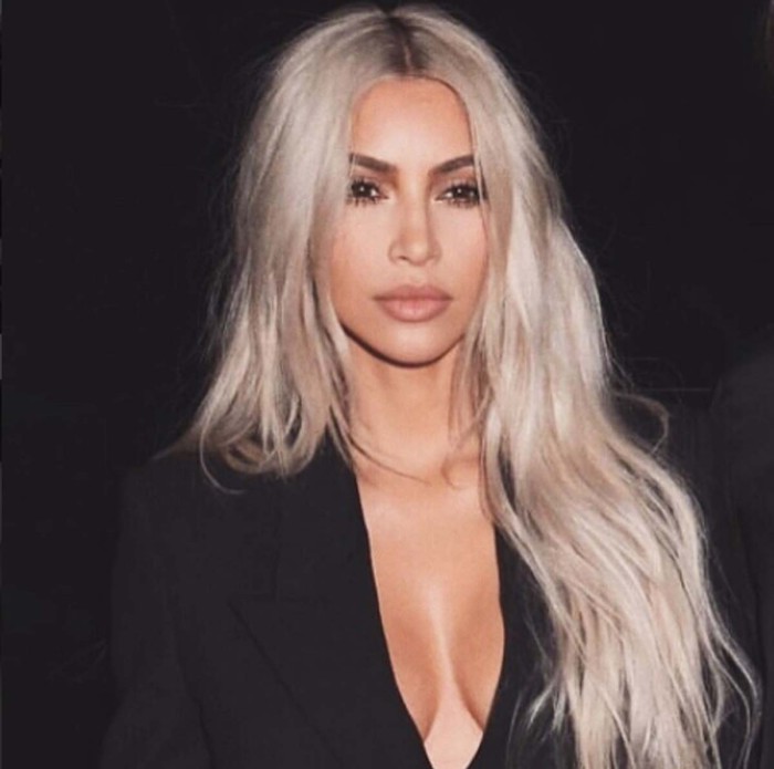 Kim Kardashian confirma accidentalmente que su tercer hijo será una niña