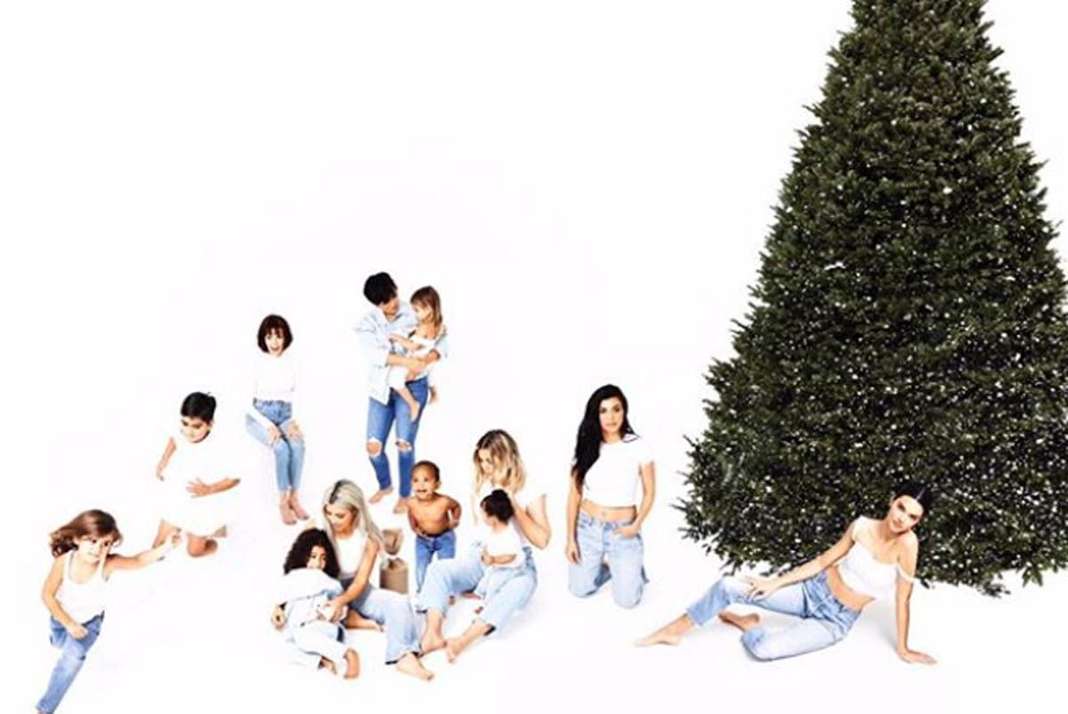 Kylie Jenner enfada a sus seguidores por su ausencia en la felicitación navideña de su familia