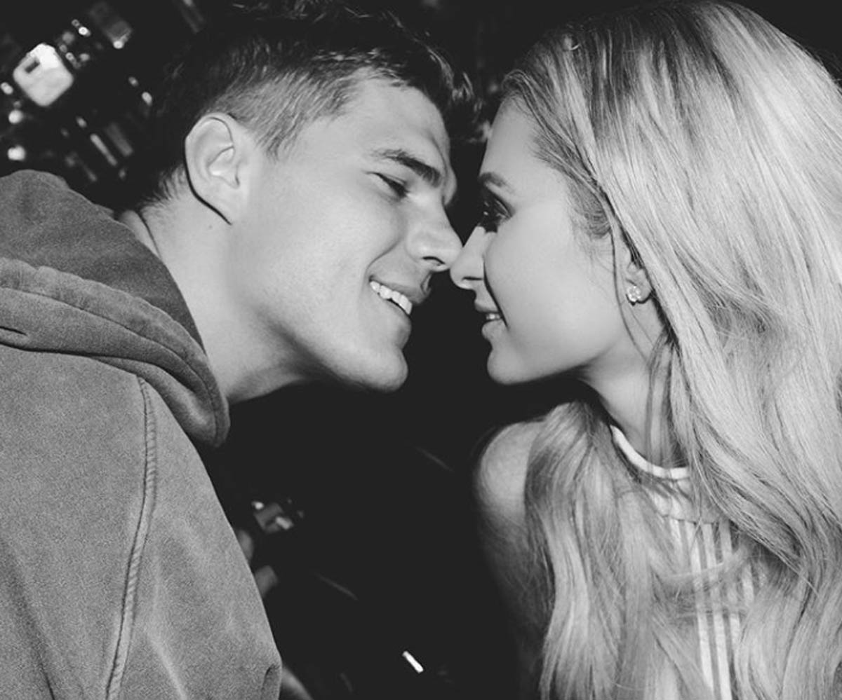 Paris Hilton se compromete con Chris Zylka