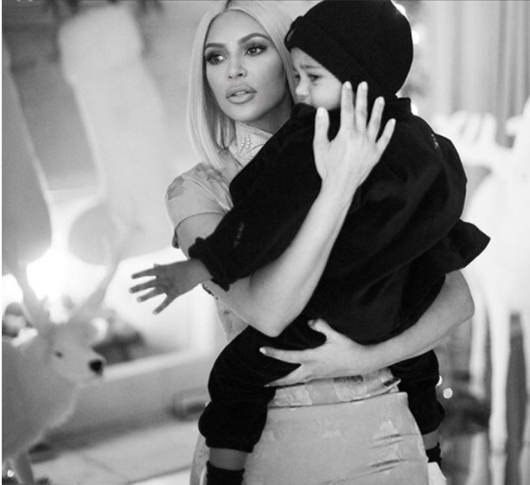 El hijo de Kim Kardashian hospitalizado a causa de una neumonía