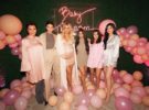 Khloe Kardashian celebra una ostensosa y rosa baby shower rodeada de su familia y amigas