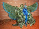 Heidi Klum se disfraza de pavo real para su fiesta de Halloween