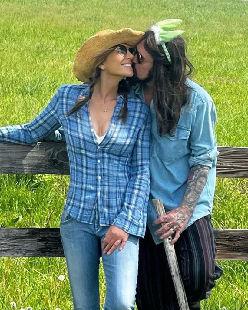 Billy Ray Cyrus Elizabeth Hurley