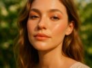 Fiesta de día en primavera: el maquillaje natural reforzado que funciona con luz solar