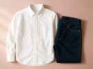Camisa blanca y vaquero oscuro: la combinación que nunca falla, actualizada a 2025