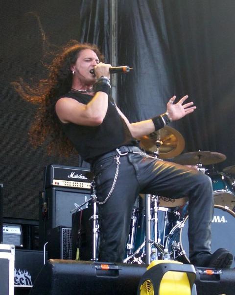 Rumor casi confirmado: ¿ZP Theart sale de Dragonforce?