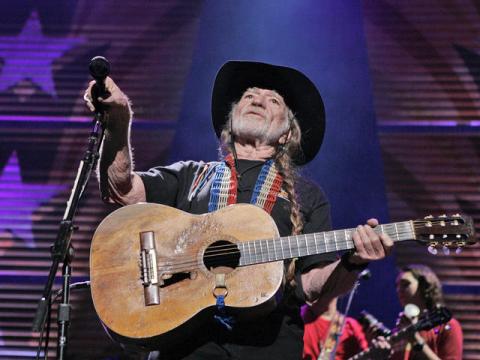 Willie Nelson vuelve a sus inicios con ‘Country Music’