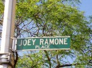 Joey Ramone, la placa de la calle que lleva su nombre es la más robada en Nueva York