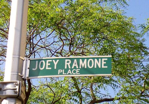 Joey Ramone, la placa de la calle que lleva su nombre es la más robada en Nueva York
