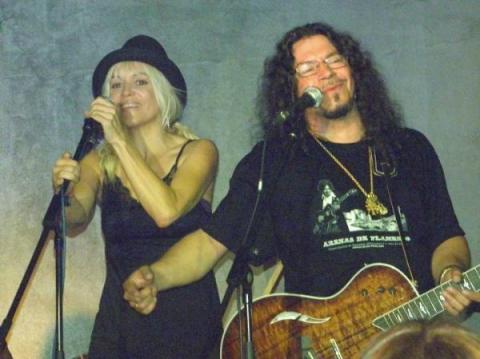 Recopilan las primeras canciones de Cathy Claret