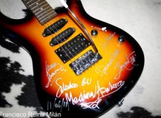 Medina Azahara guitarra firmada Yecla Indian