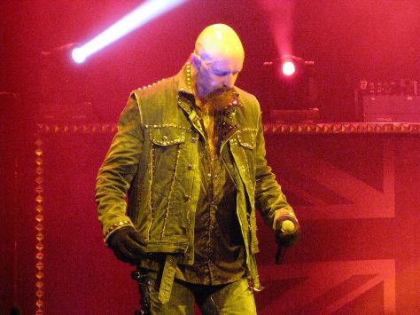 Rob Halford, comentarios sobre su accidente y sobre Judas Priest