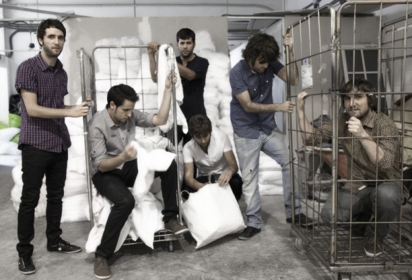 Milivingroom presenta el vídeo en directo de Plastic Frostik Machine