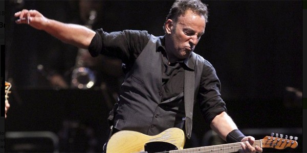 Londres deja a Bruce Springsteen sin electricidad para terminar su concierto
