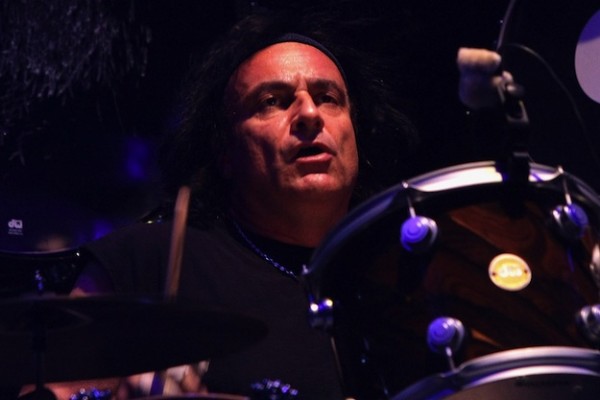 Vinny Appice recuerda la última vez que tocó con Dio