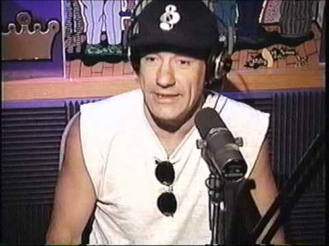 Brian Johnson (AC/DC) estrena programa de radio